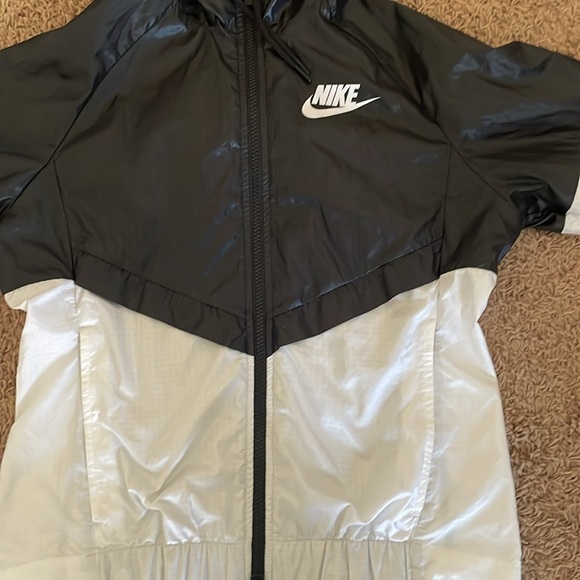 Lightweight jacket - Picture 2 of 2